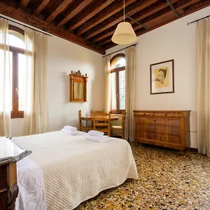 San Trovaso Venise